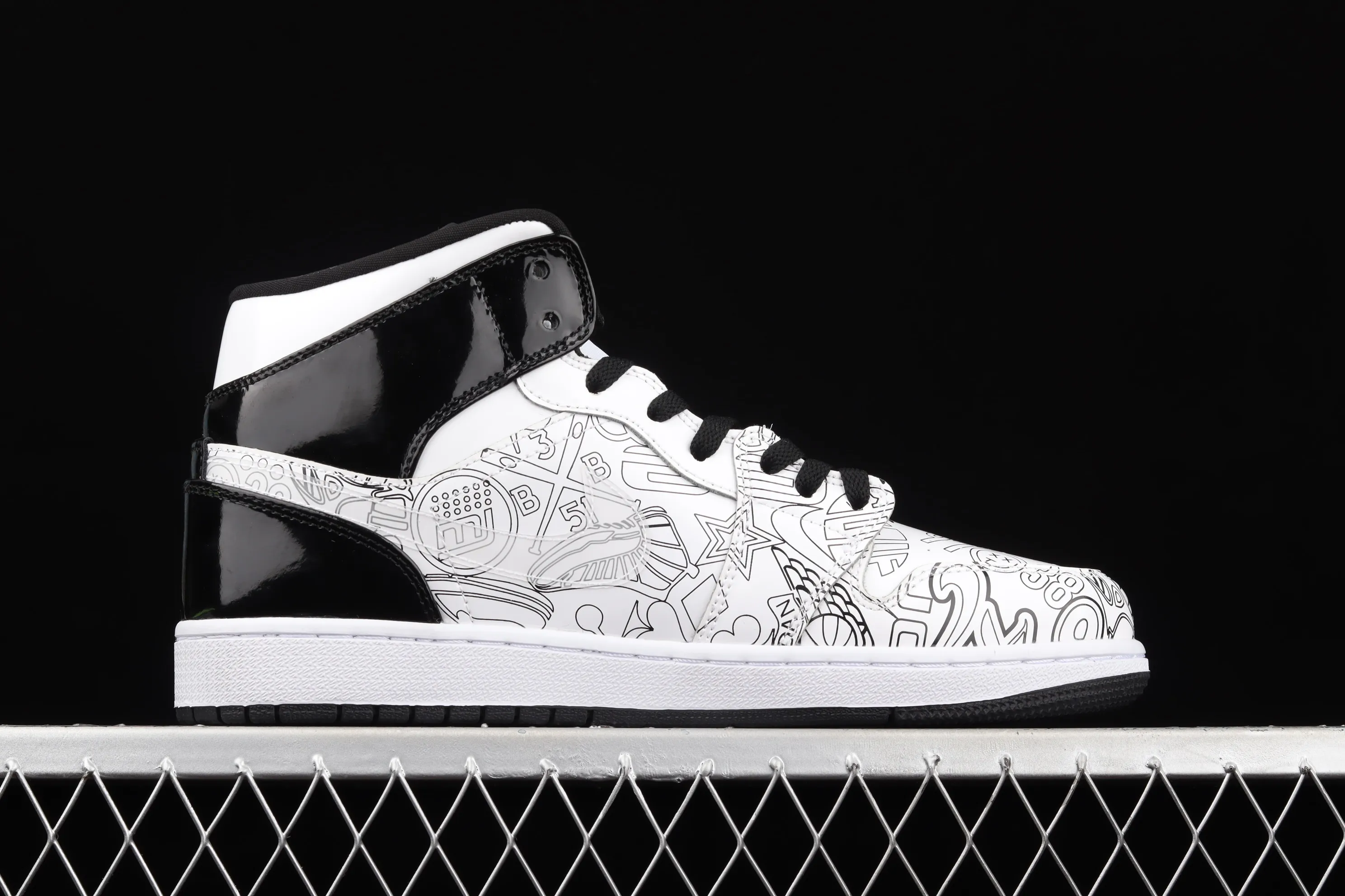 All categories Air Jordan Jordan series basketball shoes Air Jordan 1 Mid Air Jordan 1 Mid SE AJ1 Joe 1 white and black mid-top basketball shoes DC4099-100